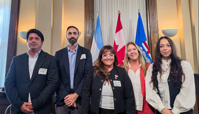 CASTILLO presentó el potencial hidrocarburífero fueguino antes referentes del sector energético internacional