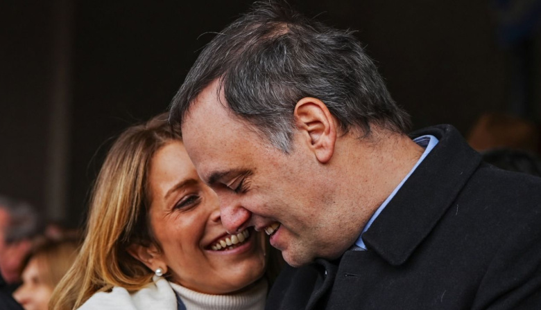 Manuel Adorni y su esposa decidieron acogerse al régimen de “inocencia fiscal” aunque aseguran que no declararán dólares