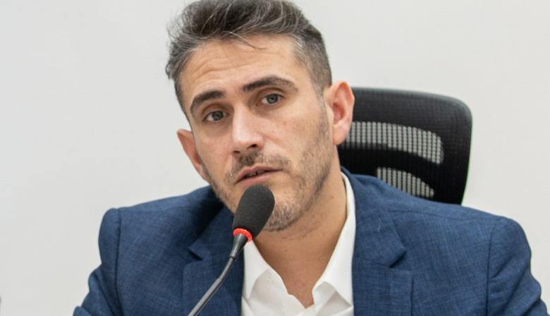 Ybars propone eliminar las multas por estacionamiento medido