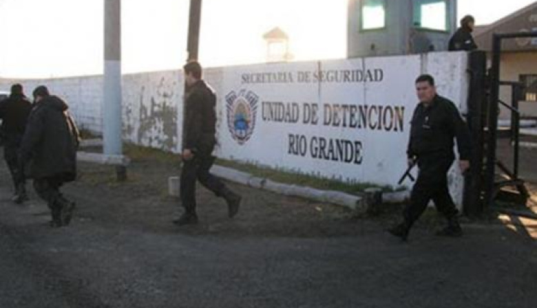 Apartan a siete penitenciarios y desplazan al director de la Unidad 1 por la causa de los vejámenes