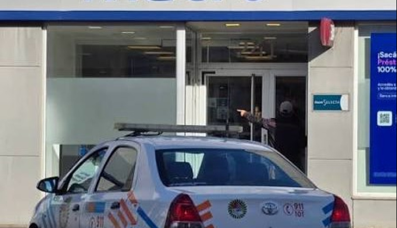 Denunció que le faltaron $100 mil tras retirar dinero del Banco Macro y llevó el caso a la Justicia