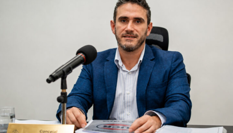 Maxi Ybars propone eliminar las multas de estacionamiento medido en Río Grande