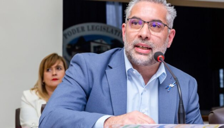 Lapadula cuestionó la gestión educativa: “Se destinan fondos, pero las escuelas siguen con problemas”