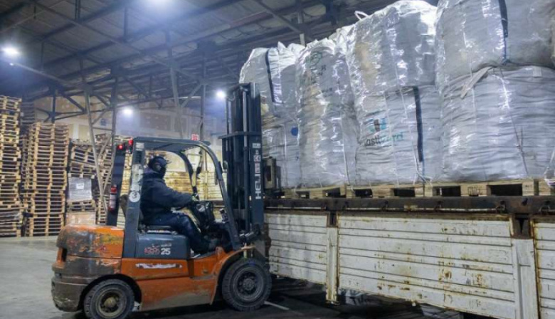 En Río Grande, el Municipio concretó la primera carga de 24 mil kilos de neumáticos fuera de uso triturados