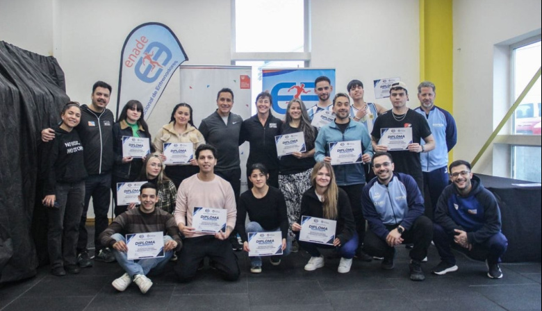El gobierno provincial entregó junto a Enade Argentina certificados de preparador Físico General y Personal Trainer