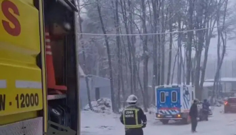 Tragedia en Ushuaia: un niño murió en un incendio en el barrio Dos Banderas