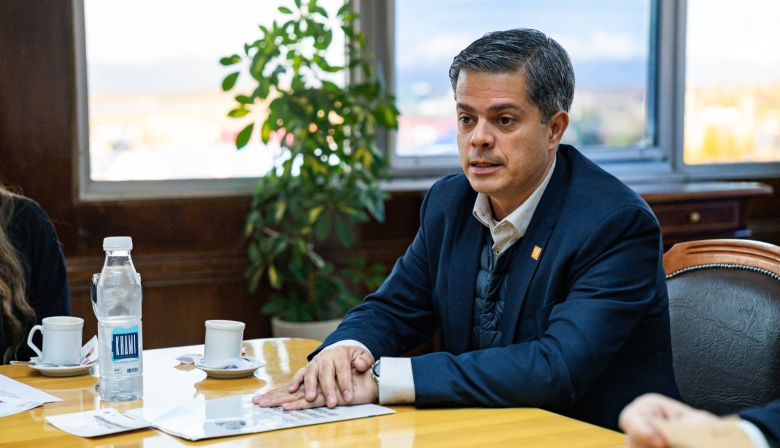 Dachary cuestionó el vínculo de una funcionaria nacional con una fundación británica y reclamó coherencia en la política de Malvinas