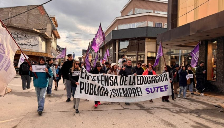 SUTEF fue convocado a una reunión con el Ministerio de Educación y ratificó la marcha provincial
