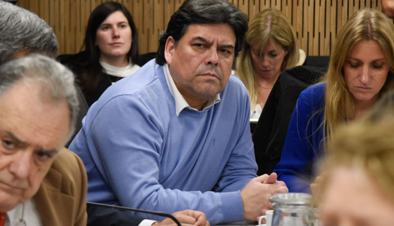 El diputado Jorge "Koky" Araujo pidió informes por el amarre en Ushuaia de un buque petrolero vinculado a un registro de la corona británica