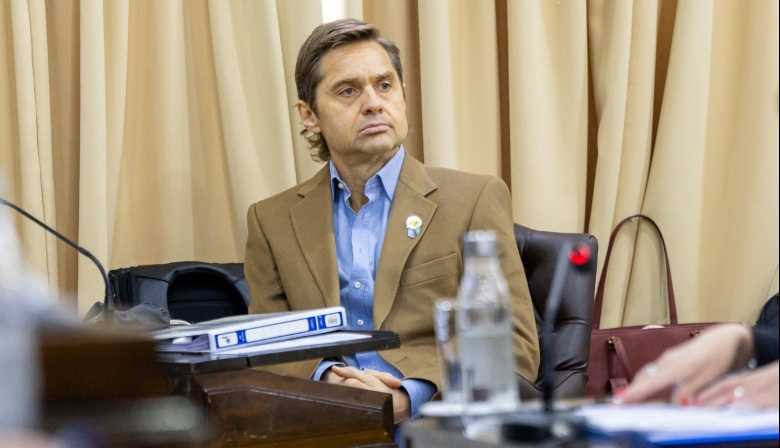 Sciurano cuestionó la presencia de un buque británico en Ushuaia y reclamó una reacción política conjunta