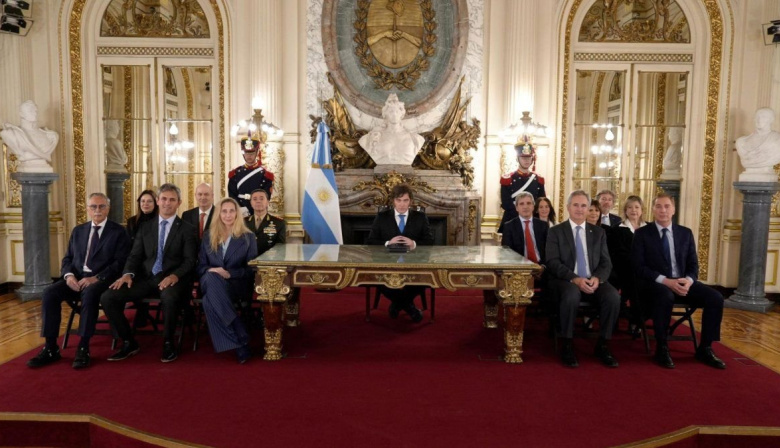 Milei anunció la construcción de una base naval en Tierra del Fuego y sanciones a petroleras que operen en Malvinas