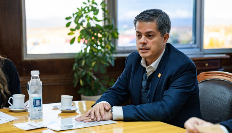 El secretario de Malvinas de la provincia de Tierra del Fuego pide un paso más y derogar el Tratado de Inversiones con el Reino Unido: “Es un error geopolítico”