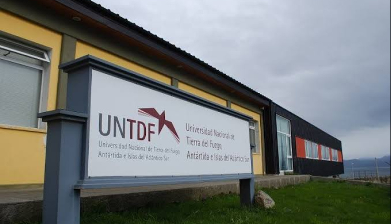 Masiva adhesión al paro docente en la UNTDF en medio de un conflicto por el régimen jubilatorio