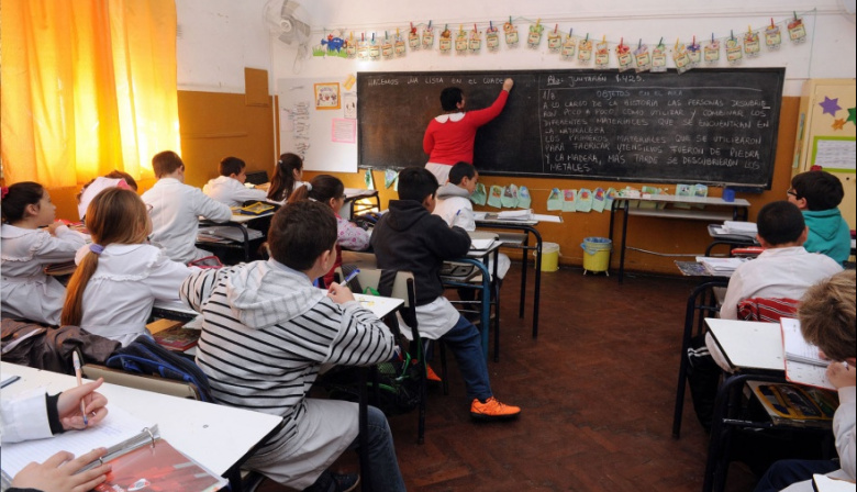 SUTEF levantó el paro docente y las clases vuelven en Tierra del Fuego