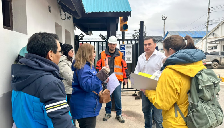 El Gobierno provincial denunció que ANPyN impidió el ingreso de inspectores ambientales al Puerto de Ushuaia