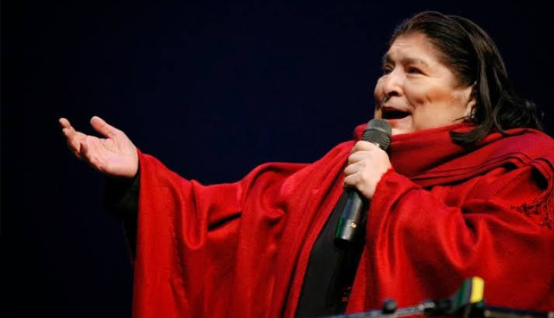 Carlos Gómez anunció un homenaje a Mercedes Sosa con la Orquesta Municipal Kayén