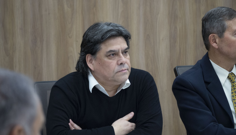 Araujo: “No se puede defender Malvinas mientras se facilita la venta de tierras a extranjeros"
