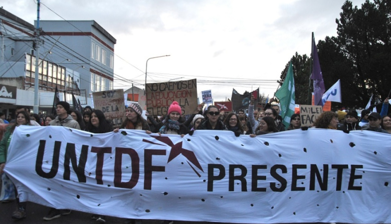 Río Grande se moviliza en defensa de la universidad pública