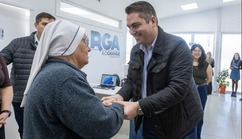 El intendente recibió a la Hermana Carla Riva en el centro municipal que lleva su nombre