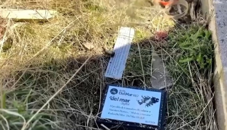 Indignación por el vandalismo en el cementerio de Darwin: arrojaron placas y ofrendas argentinas a un basural