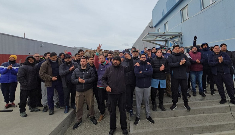 Tras ocho meses de lucha vuelve la actividad en la planta de Aires del Sur