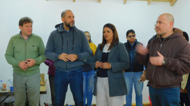 El Gobernador y la Legisladora recorrieron juntos el primer espacio creado para un Centro de Jubilados en Tolhuin