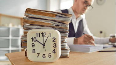 ¿Fin de las horas extra? Qué dice la reforma laboral y qué es el banco de horas