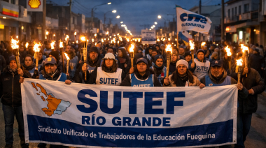 Antorchas en defensa de la educación: SUTEF convoca a una movilización provincial este viernes