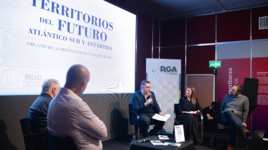 Feria del Libro: Perez instó a construir desde el sur una mirada nacional sobre los territorios estratégicos del futuro