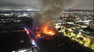 Incendio destruyó depósito de La Anónima en Cipolletti