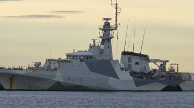 Un buque de guerra británico cruzó aguas argentinas sin aviso y reabre interrogantes sobre la política del Gobierno en el Atlántico Sur