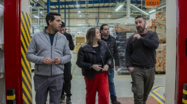 El gobierno recorrió junto a trabajadores de Aires del Sur la planta que se prepara para retomar la producción