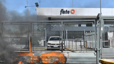 La Justicia ordenó desalojar la planta de FATE y crece la protesta de los trabajadores