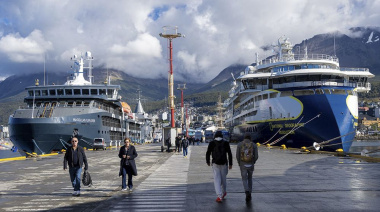 Ingreso de residuos peligrosos: La Secretaria de Ambiente analiza ante qué juzgado presentar el reclamo por el Puerto de Ushuaia