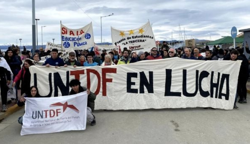 Universitarios: "Ya hace 8 meses que no hay paritarias"