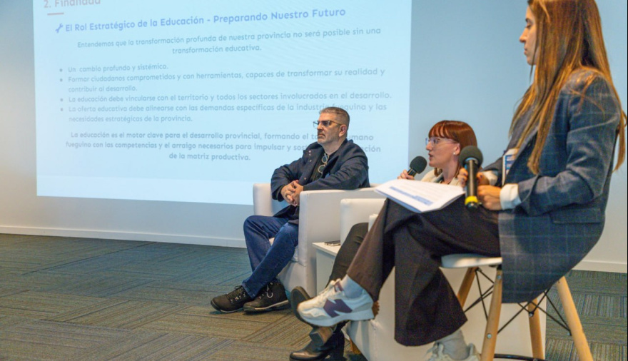 El Ministro Lopez Silva presentó el programa de transformación educativa en un Encuentro Federal