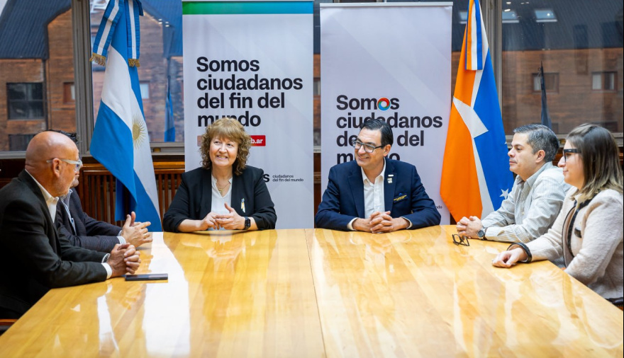 LA VICEGOBERNADORA MÓNICA URQUIZA RECIBIÓ A AUTORIDADES DE ROTARY INTERNACIONAL