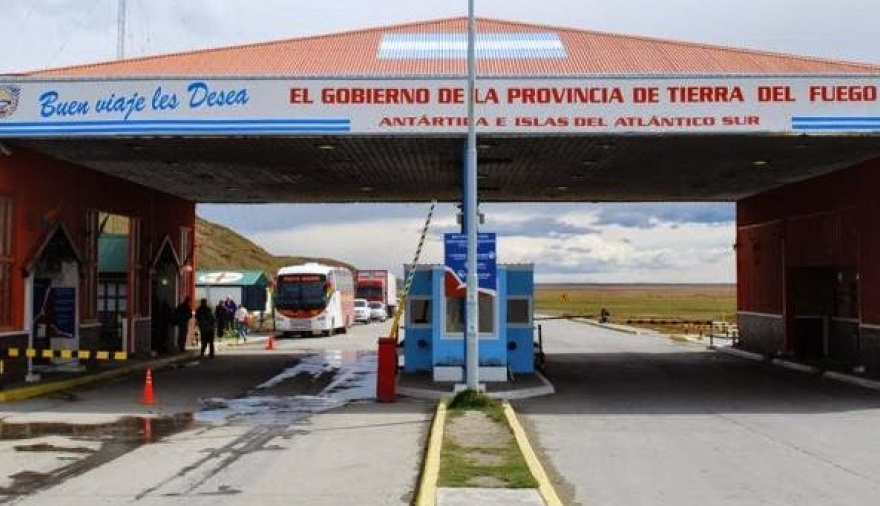 Temporada de viajes: qué se necesita para cruzar la frontera con hijos y en auto