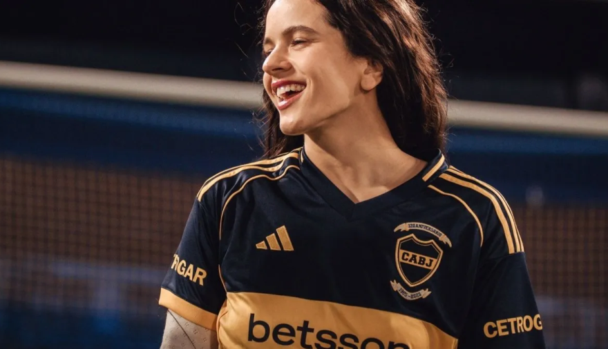 Rosalía visitó La Bombonera junto a Trueno