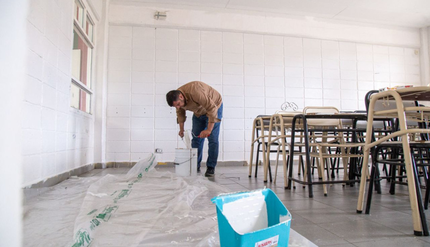 Gobierno lleva adelante tareas de de mantenimiento y reparación en edificios escolares durante el Verano