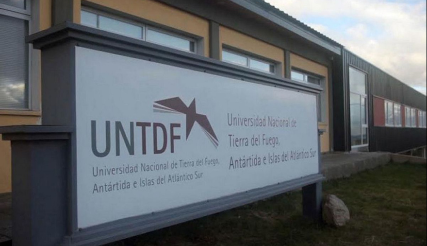La UNTDF denuncia desfinanciamiento universitario y reclama por Malvinas