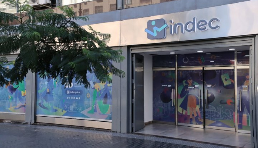 Escándalo en el INDEC: Luis Caputo Anuncia que se Mantendrá el Viejo Índice para Medir la Inflación