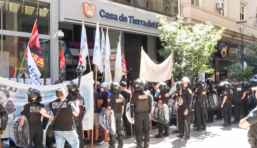 Protesta en Buenos Aires: Exigen el fin de la intervención federal en el puerto de Ushuaia