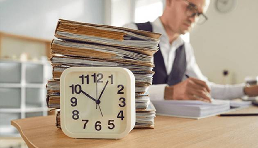 ¿Fin de las horas extra? Qué dice la reforma laboral y qué es el banco de horas