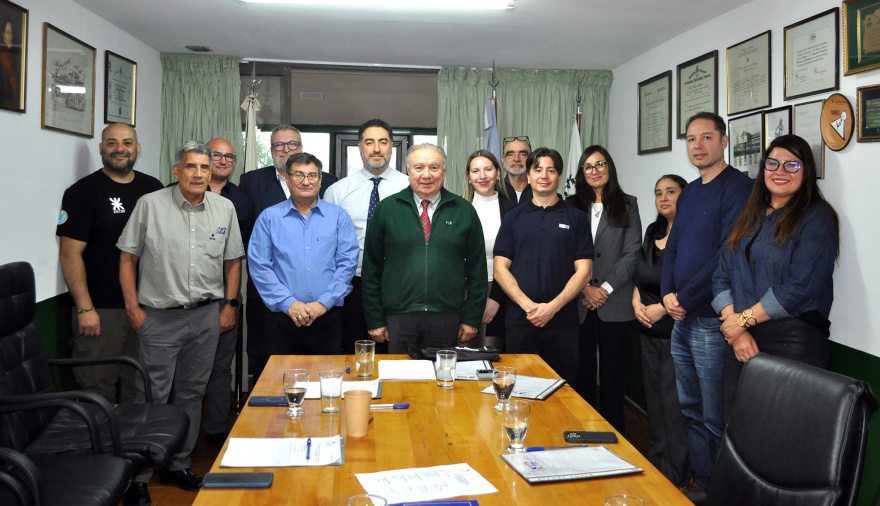 Francisco Álvarez asumió oficialmente el decanato de la Facultad Regional Tierra del Fuego