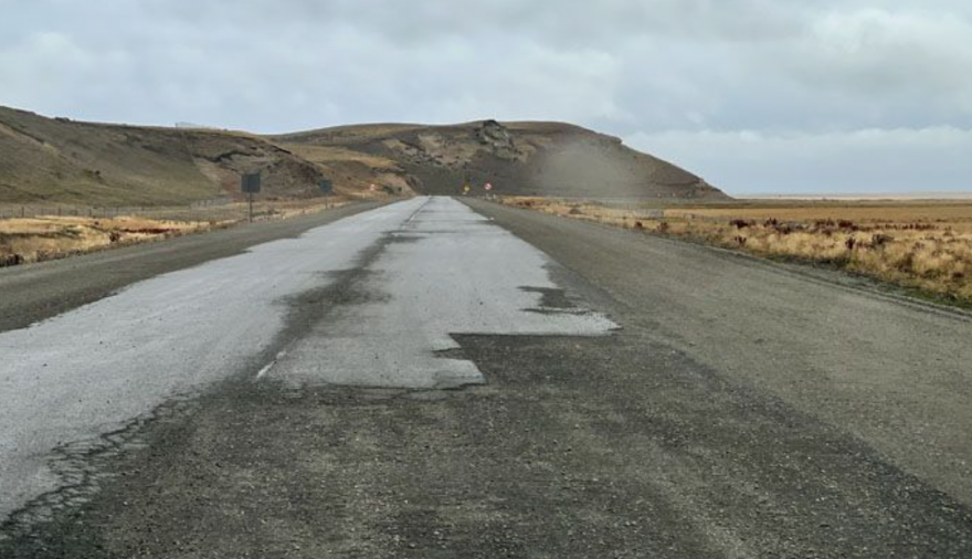 La única obra vial libertaria en Tierra del Fuego ya está rota: paso San Sebastián volvió a deteriorarse