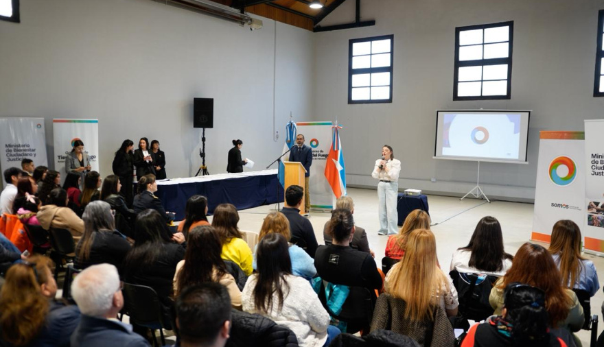 Gobierno diplomó a 190 personas en acompañamiento comunitario contra las violencias por razones de genero