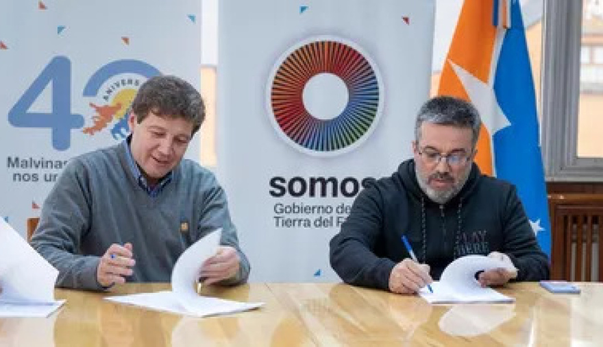 SUTEF acusa al Gobierno de imponer por decreto una oferta salarial rechazada por el 84,5% de la docencia