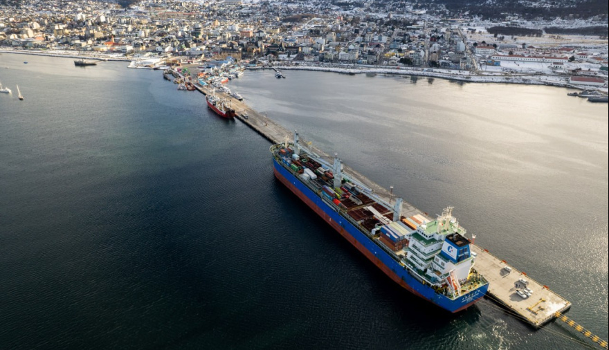 ARRIBÓ EL BARCO CON LAS 6200 TONELADAS DE EQUIPAMIENTO PARA LA NUEVA USINA DE USHUAIA