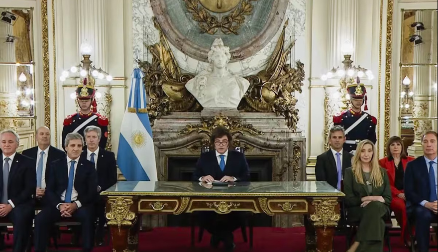 Milei enviará al Congreso un proyecto para reformar la carta orgánica del Central